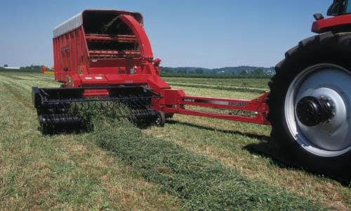 Heavy-duty Gauge Wheels and a Floating Auger