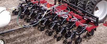 //assets.cnhindustrial.com/caseih/NAFTA/NAFTAASSETS/Products/Tillage/Strip-Till/Nutri-Tiller-5310/NTX5310-01308r(4x3300).jpg?width=410&height=171