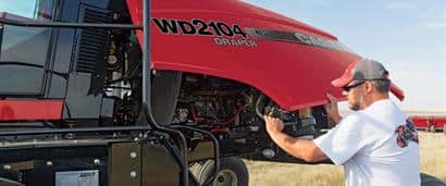 //assets.cnhindustrial.com/caseih/NAFTA/NAFTAASSETS/Products/Windrowers/Windrowers/WD2104/CIH_0914_EWD-1772_mr.jpg?width=410&height=171