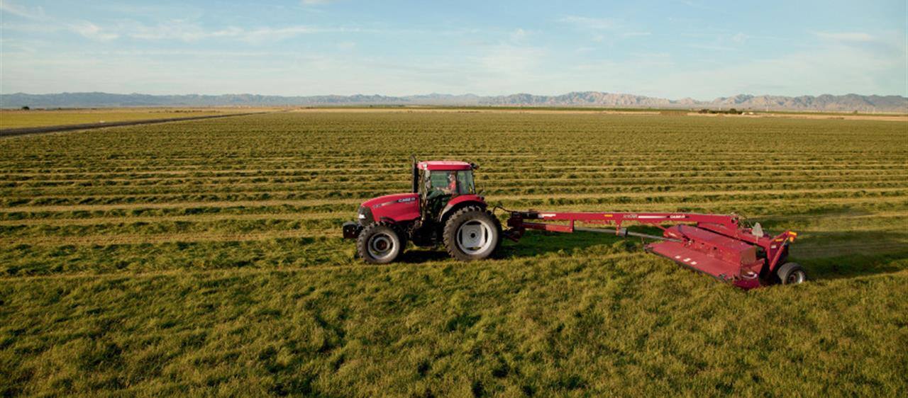 Farmall 100 A-The versatile tractor with year round capability