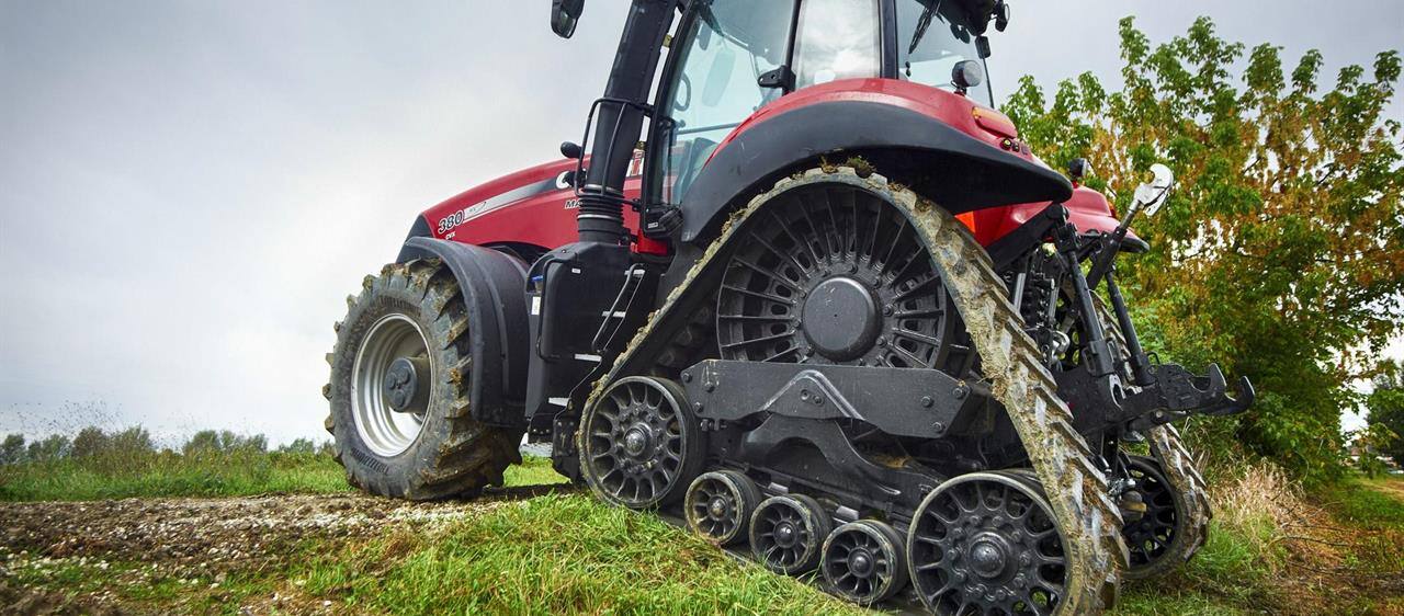 Magnum Rowtrac-Reduced soil disturbance with increased traction