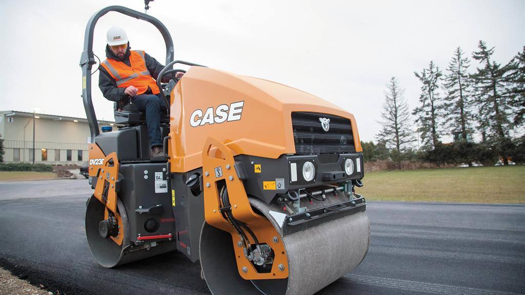https://assets.cnhindustrial.com/casece/nafta/assets/Products/Compaction-Equipment/Double-Drum-Rollers/DV23D/DV23D_IMG_8038.jpg