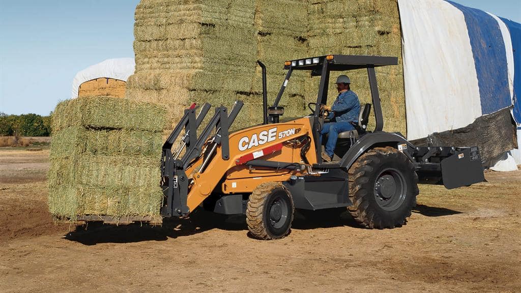 https://assets.cnhindustrial.com/casece/nafta/assets/Products/Tractor-Loaders/570NEP_570MXT-02006_effect.jpg