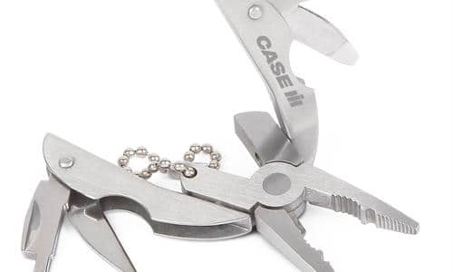 ​Fill out the form below to receive your FREE Case IH 8-in-1 Multi-Tool.*