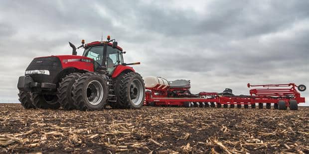 Case IH Unveils Added Power & Simplicity With New Magnum Tier 4 Final Lineup for 2014 