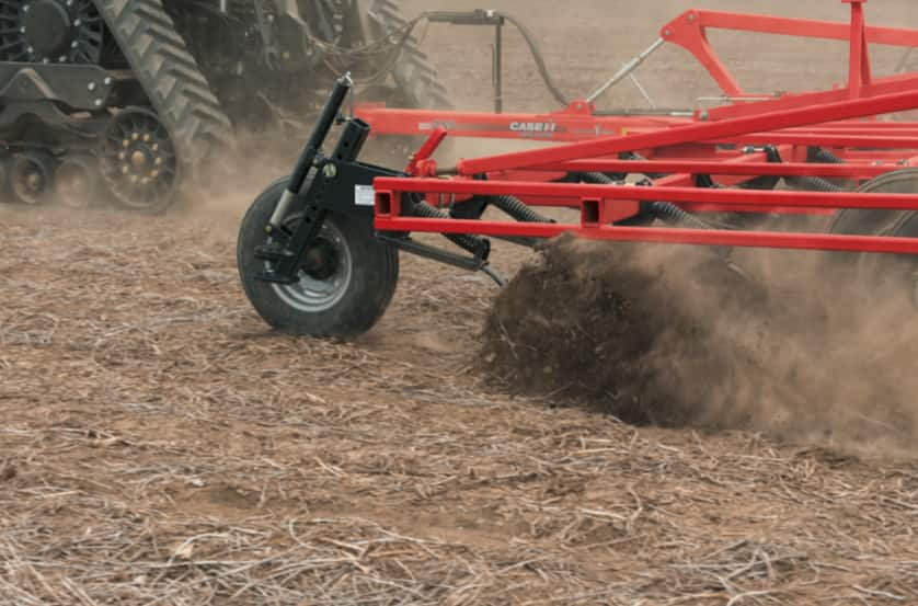 Rugged New Case IH Tiger-Mate 255 Field Cultivator | Case IH