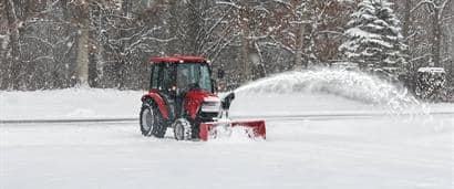 //assets.cnhindustrial.com/caseih/NAFTA/NAFTAASSETS/Products/Loaders-and-Attachments/Tractor-Attachments/Snow-Removal/Farmall%20Compact%2040C_2832_12-16.jpg?width=410&height=171