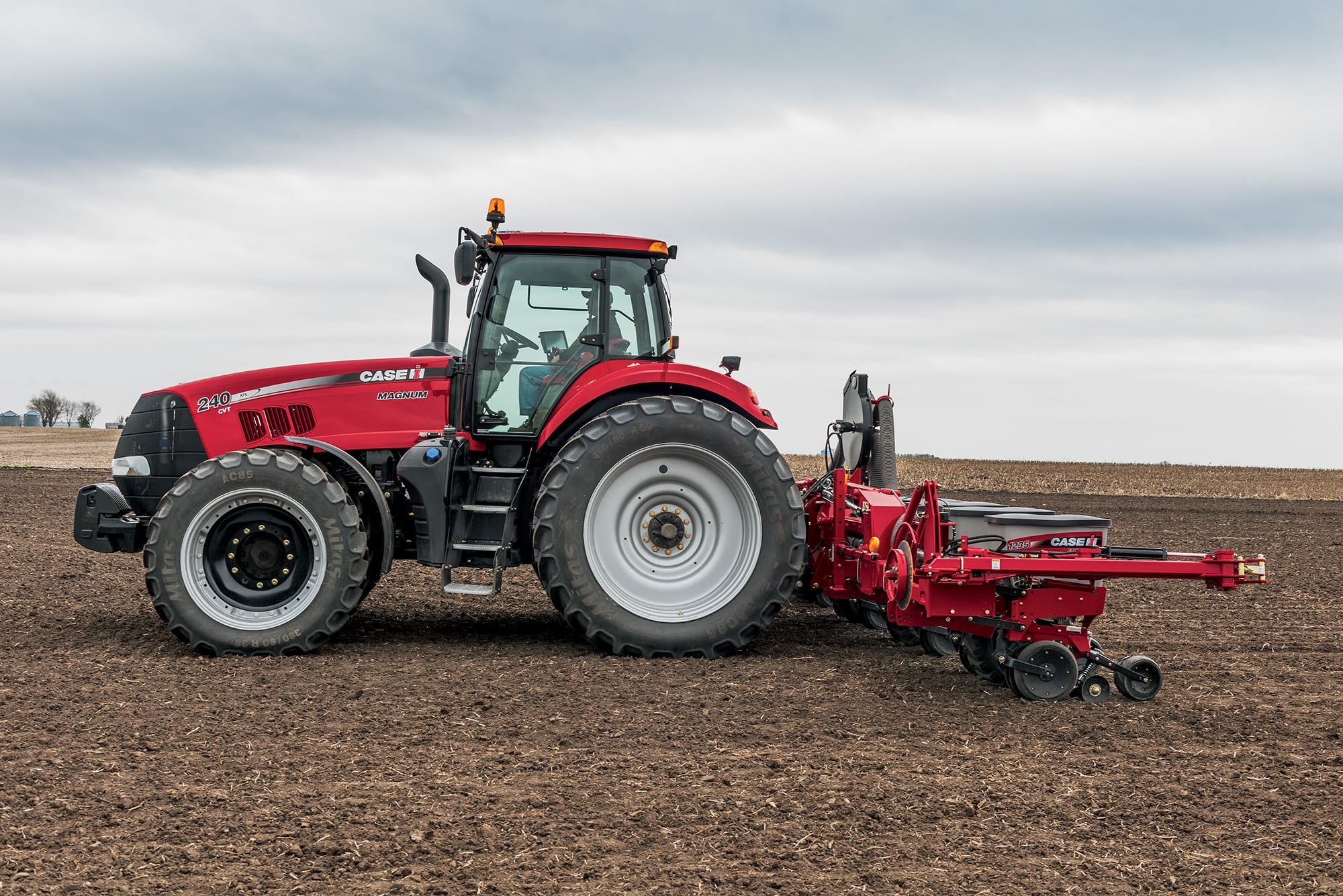 Magnum 240 Drive Row Crop Tractor | Case IH