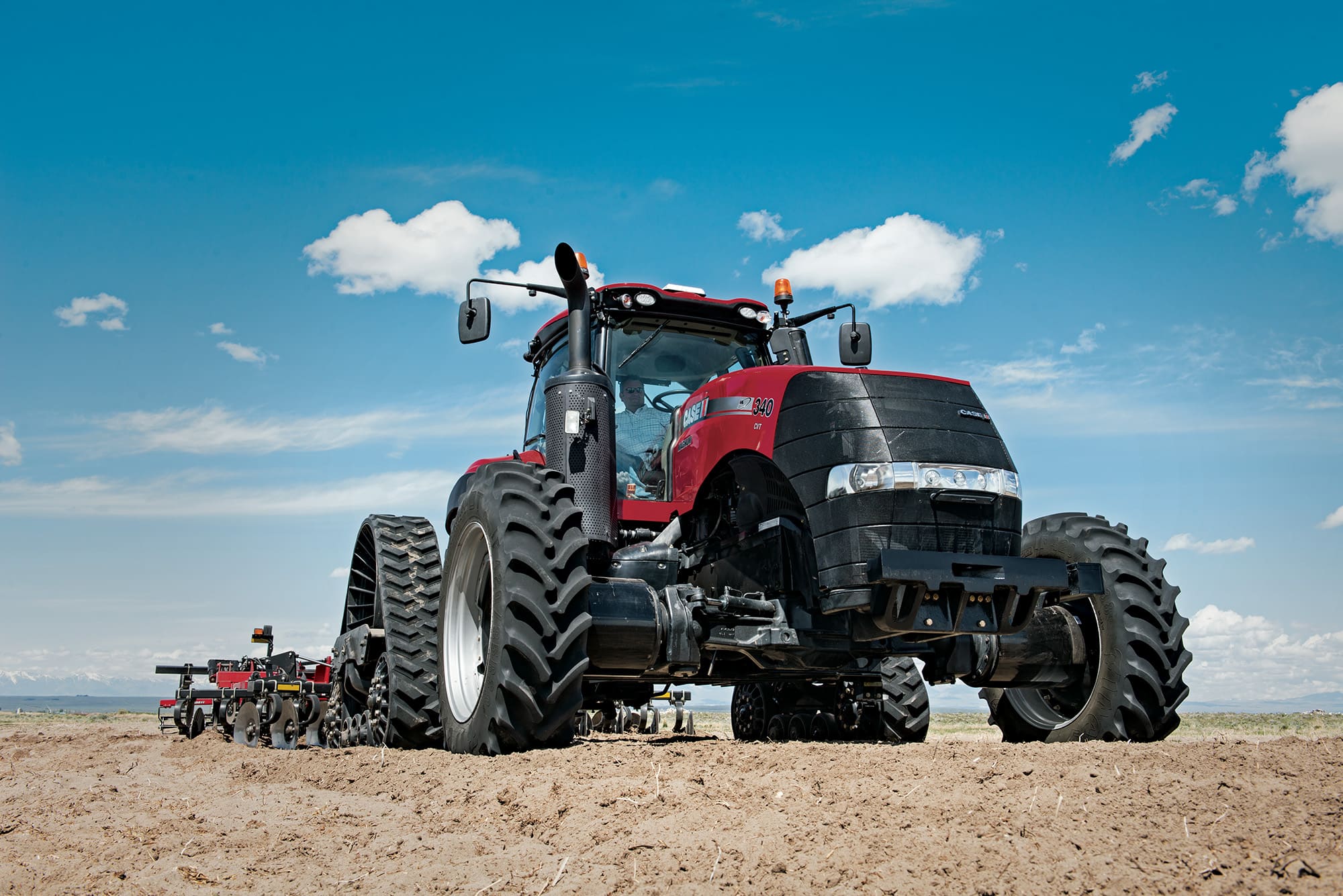 Magnum Series | Rowtrac & Scraper Tractors for Row Crop Farming | Case IH
