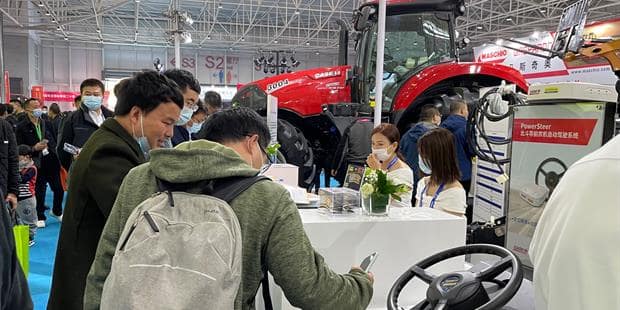 全新展示！ 凯斯Optum CVXDrive 拖拉机亮相2021中国国际农业机械展览会