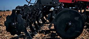 The Nutri-Placer 930 Pull-Type Applicator