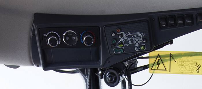 fr-forage-cruiser-sp-cab-and-controls-08