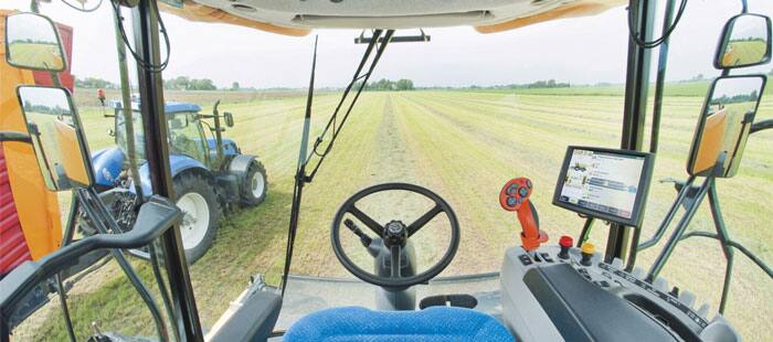 sp-forage-harvesters-innovations-cab-and-controls-01.jpg