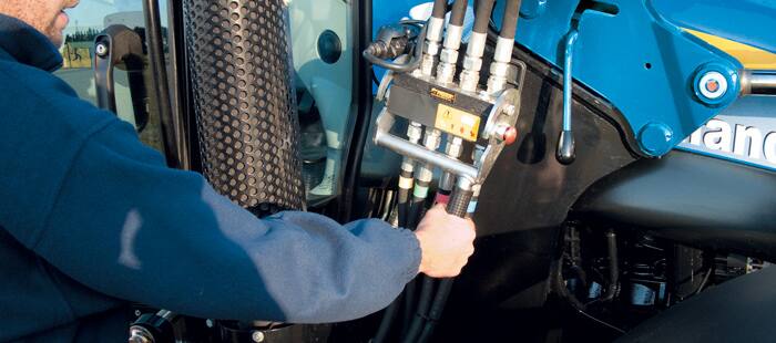 700tl-fitting-and-removal-03b.jpg