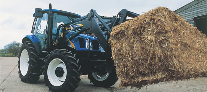 t6000-delta-flexible-t6000-tractors-satisfy-the-demands-of-many-operations-02.jpg