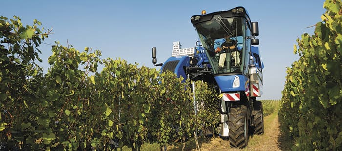 braud-high-capacity-grape-harvesters/features/overview/braud-high-capacity-high-qualty-grapes-for-high-quality-wine-01.jpg