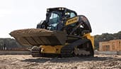 300-series-compact-track-loaders_highlights_02